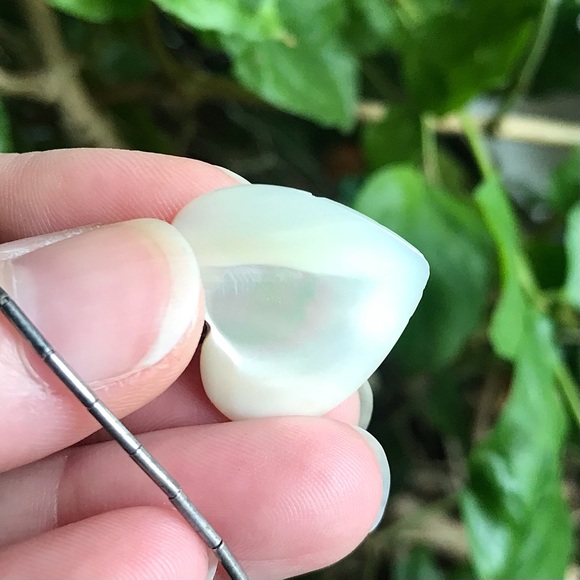 Vintage Mother Of Pearl Heart Necklace - Picture 4 of 6